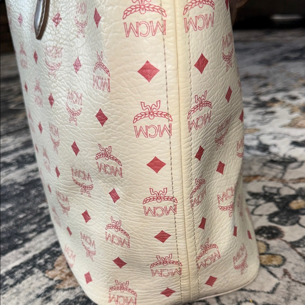 MCM limited edition, princess, lion  White and Brown Tote Bag EUC - Picture 5 of 17